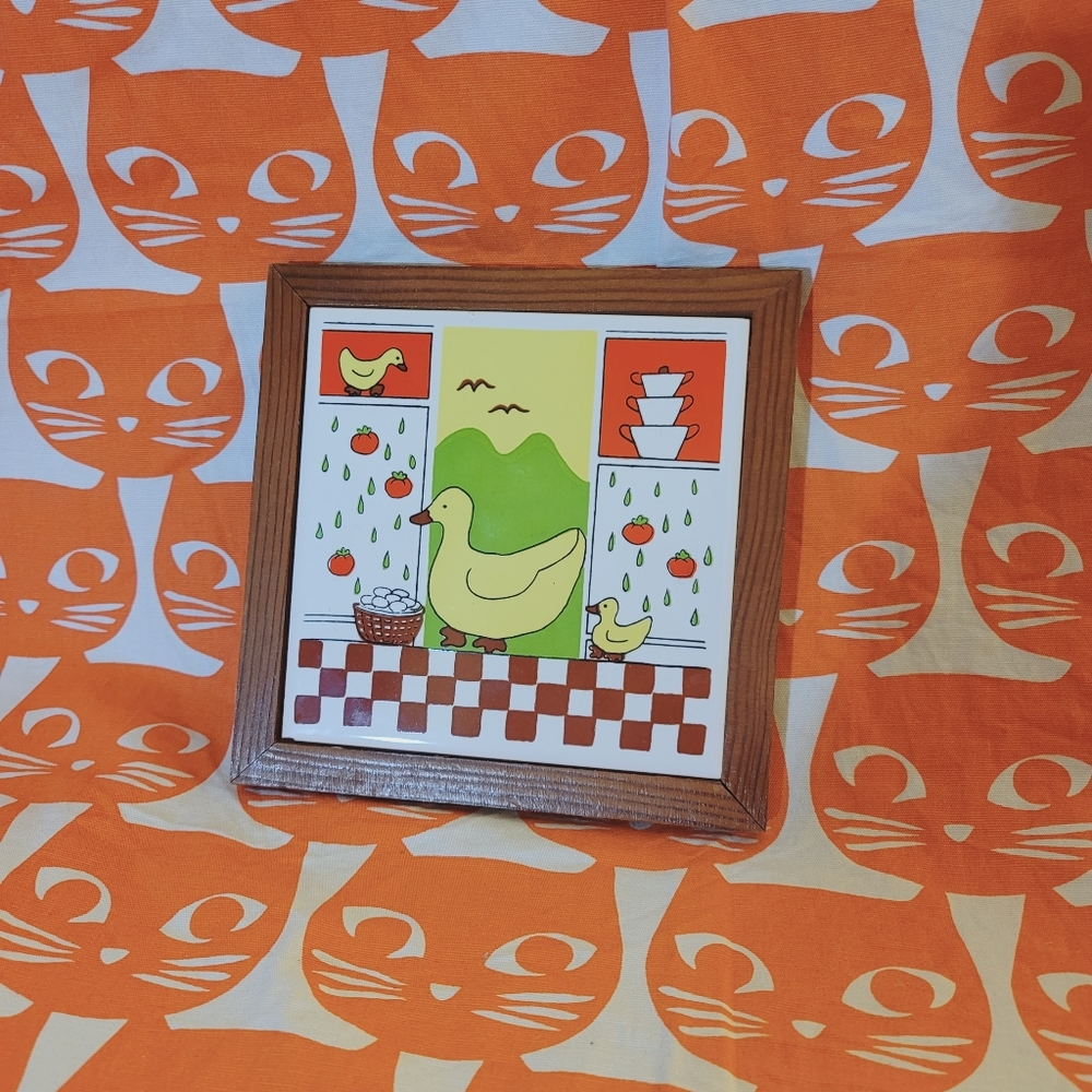 Lillian Vernon trivet Goose with babies adorable vintage piece.